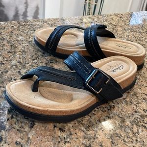 Clarks flat on sandals, size: 7.5